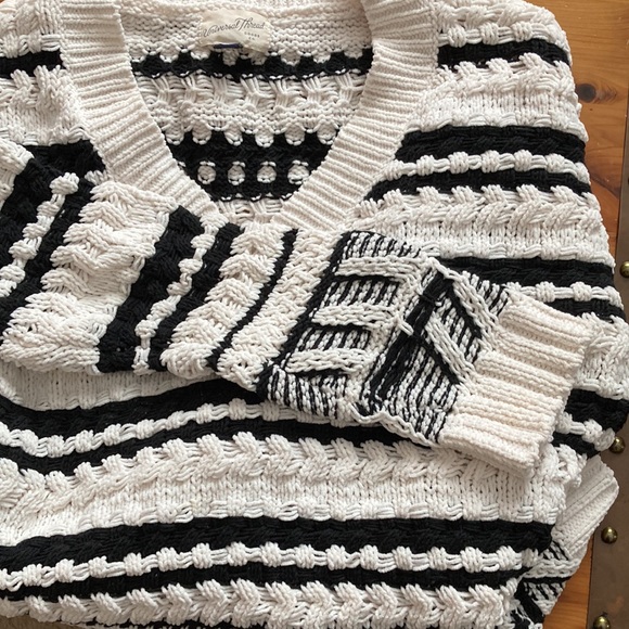 Thick Knit Sweater - Picture 4 of 6